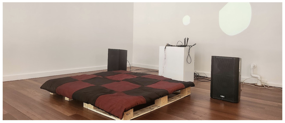 Touching Wires: tactility and a quilted musical interface for human-AI musical co-creation